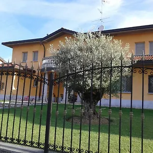 Bed & Breakfast One M, Borgarello