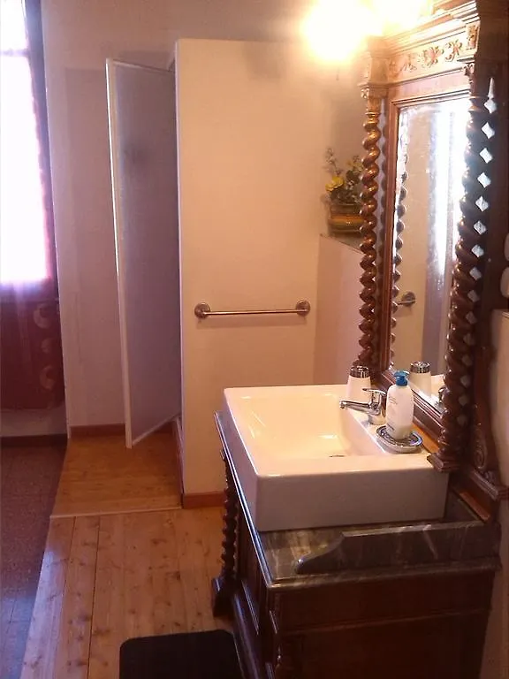 B&B Ai Tre Leoni Lake Como Bed & Breakfast